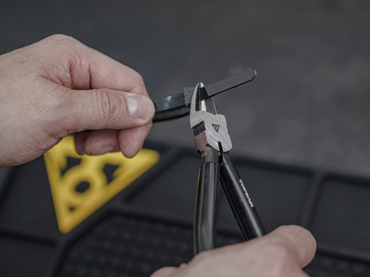 6" DIAGONAL CUTTING PLIERS